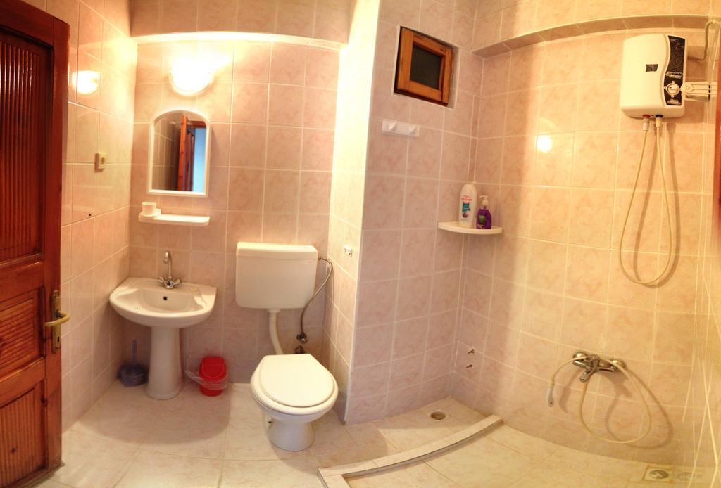 Keramos Pansiyon Finike Zimmer foto