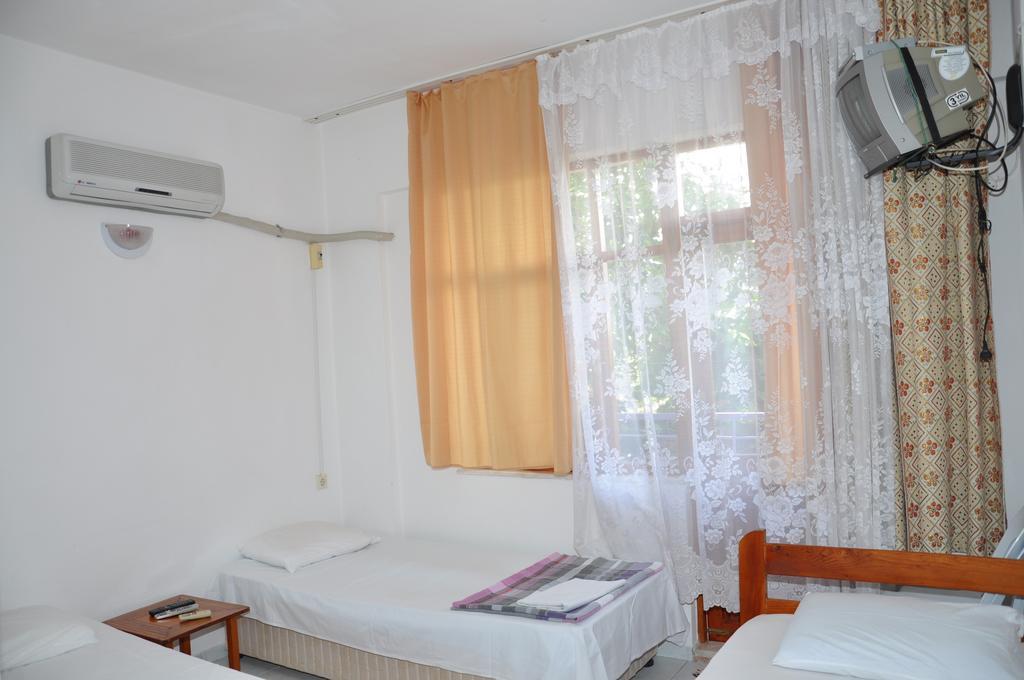 Keramos Pansiyon Finike Zimmer foto