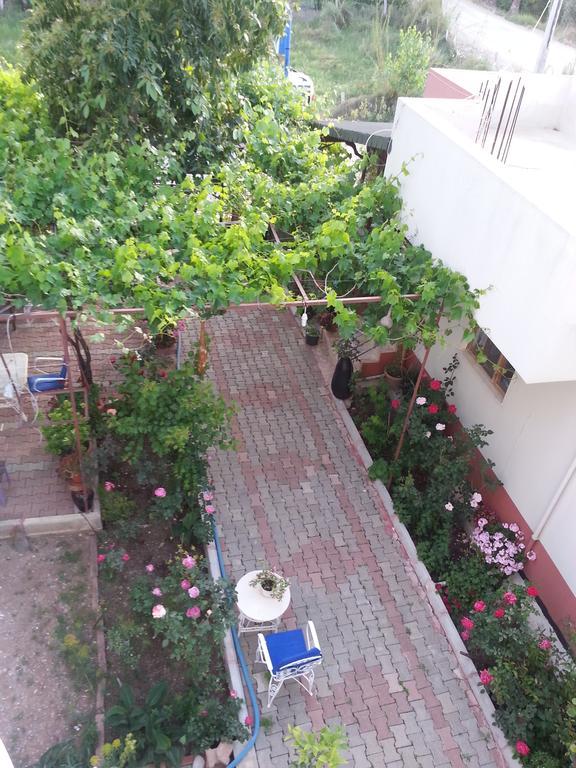 Keramos Pansiyon Finike Exterior foto