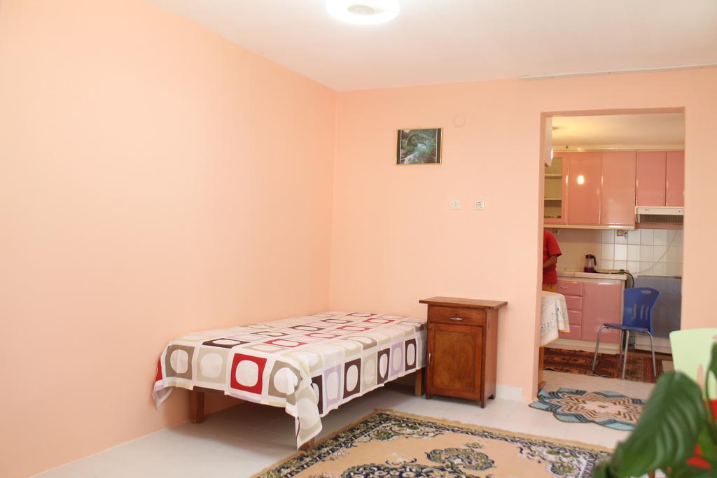 Keramos Pansiyon Finike Exterior foto