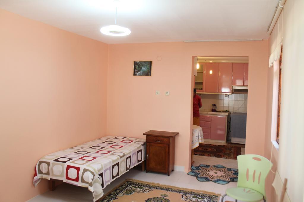 Keramos Pansiyon Finike Exterior foto
