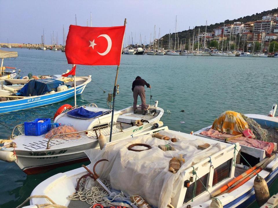 Keramos Pansiyon Finike Exterior foto